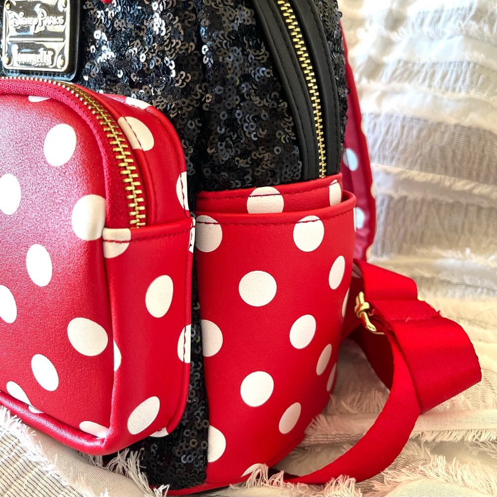 Loungefly Minnie Mouse Sequined Backpack - Picture 6 of 8